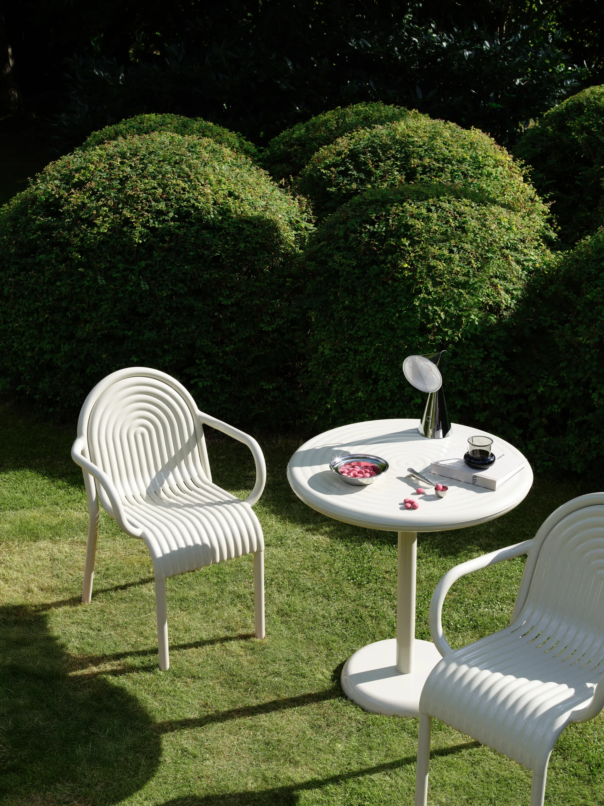 Groove cafébord runt - Putty, Ø70 cm Tom Dixon