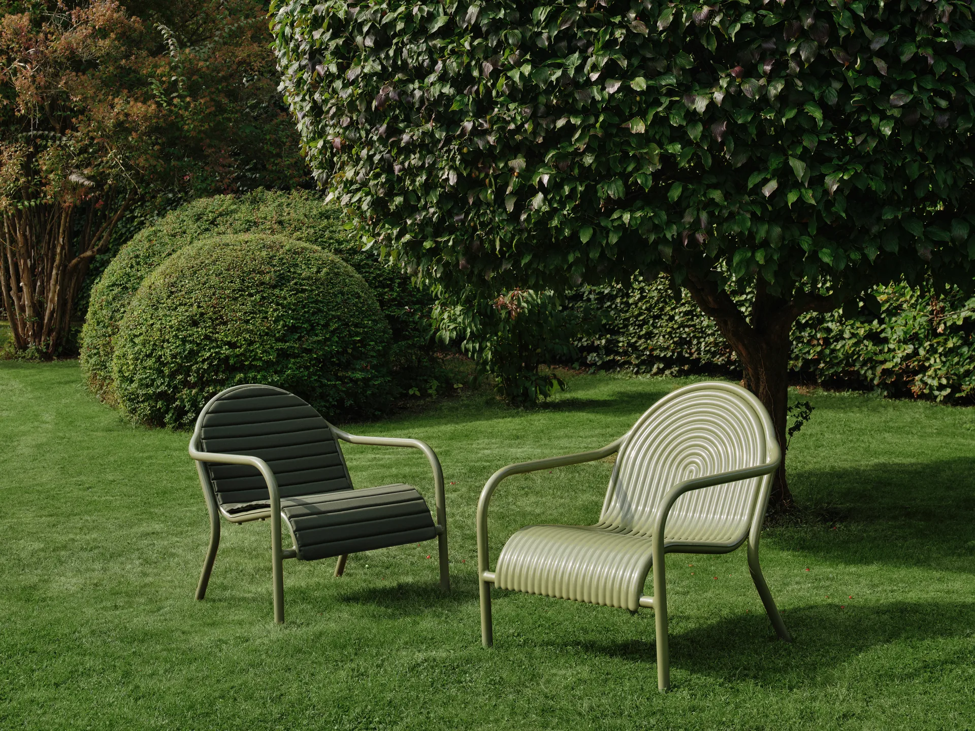 Groove lounge chair, Moss Tom Dixon