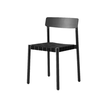 Betty TK1 stol - black, svart flätad linnebandsits - &Tradition