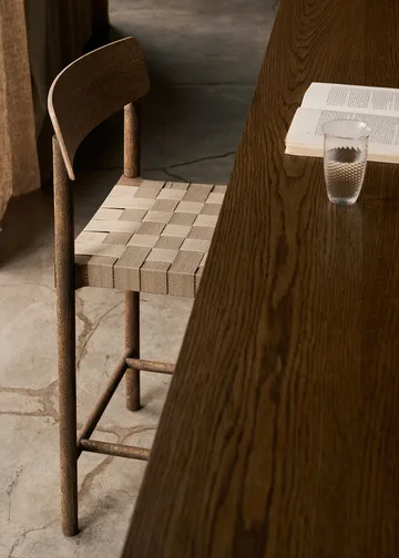 Betty TK12 Counter Chair barstol 65 cm - Naturfärgat lin-rökt ek - &Tradition