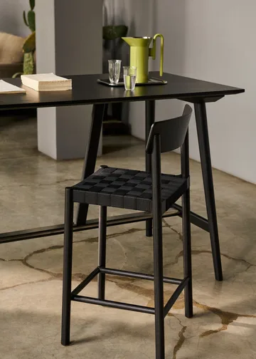 Betty TK15 Bar Chair barstol 75 cm - Svartlackad ask-svart lin - &Tradition