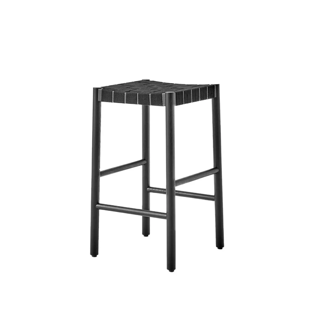 Betty TK7 barpall, black, svart flätad linnebandssits &Tradition