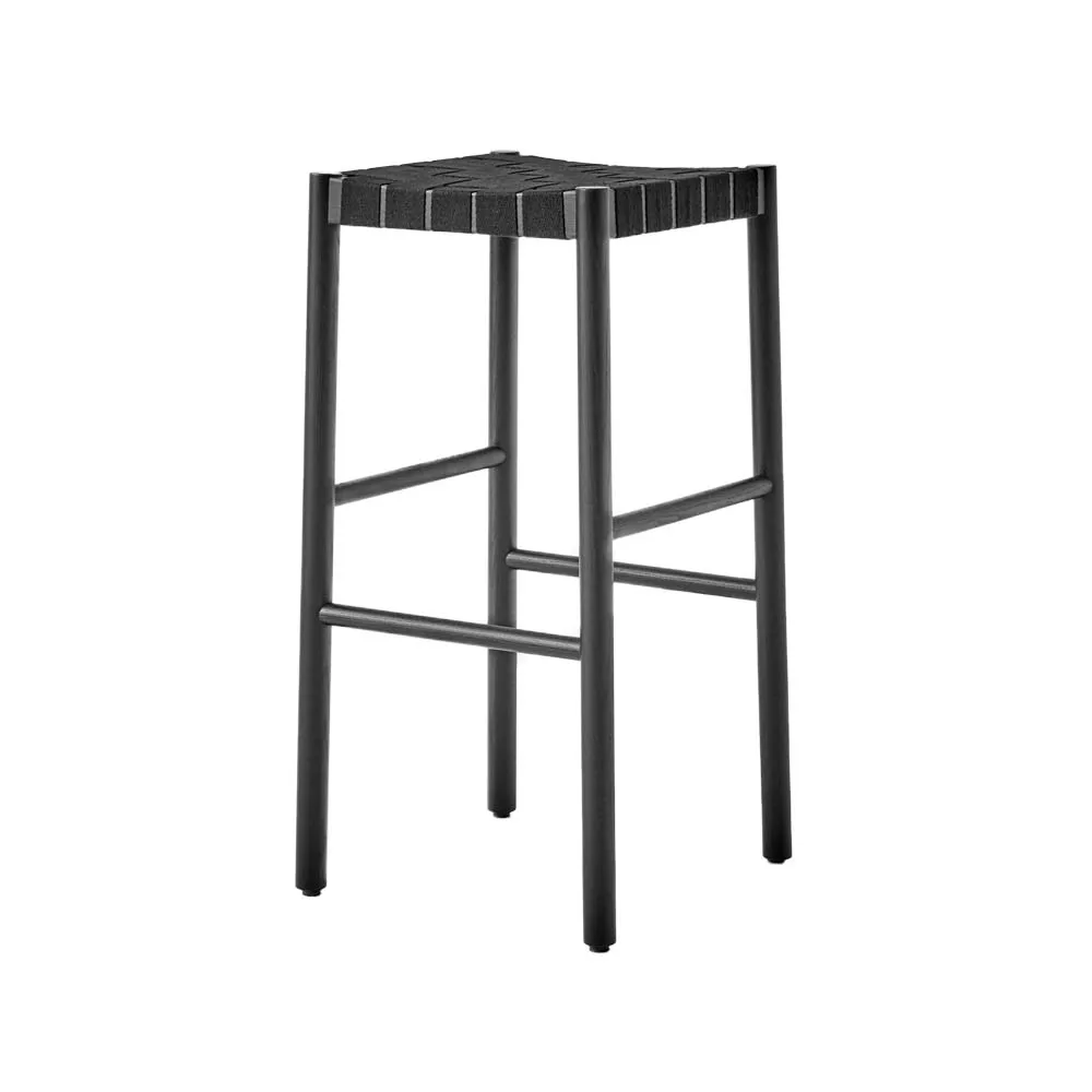 Betty TK8 barpall, black, svart flätad linnebandssits &Tradition