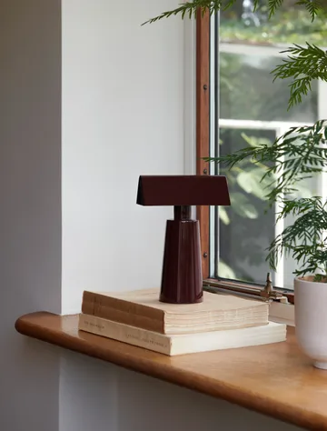 Caret MF1 portabel bordslampa - Dark burgundy - &Tradition