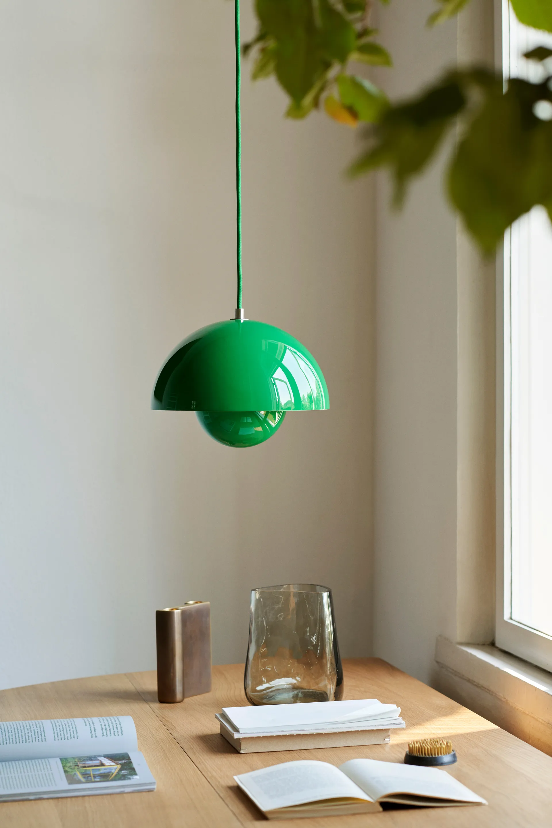 Flowerpot VP1 pendel, Signal green &Tradition