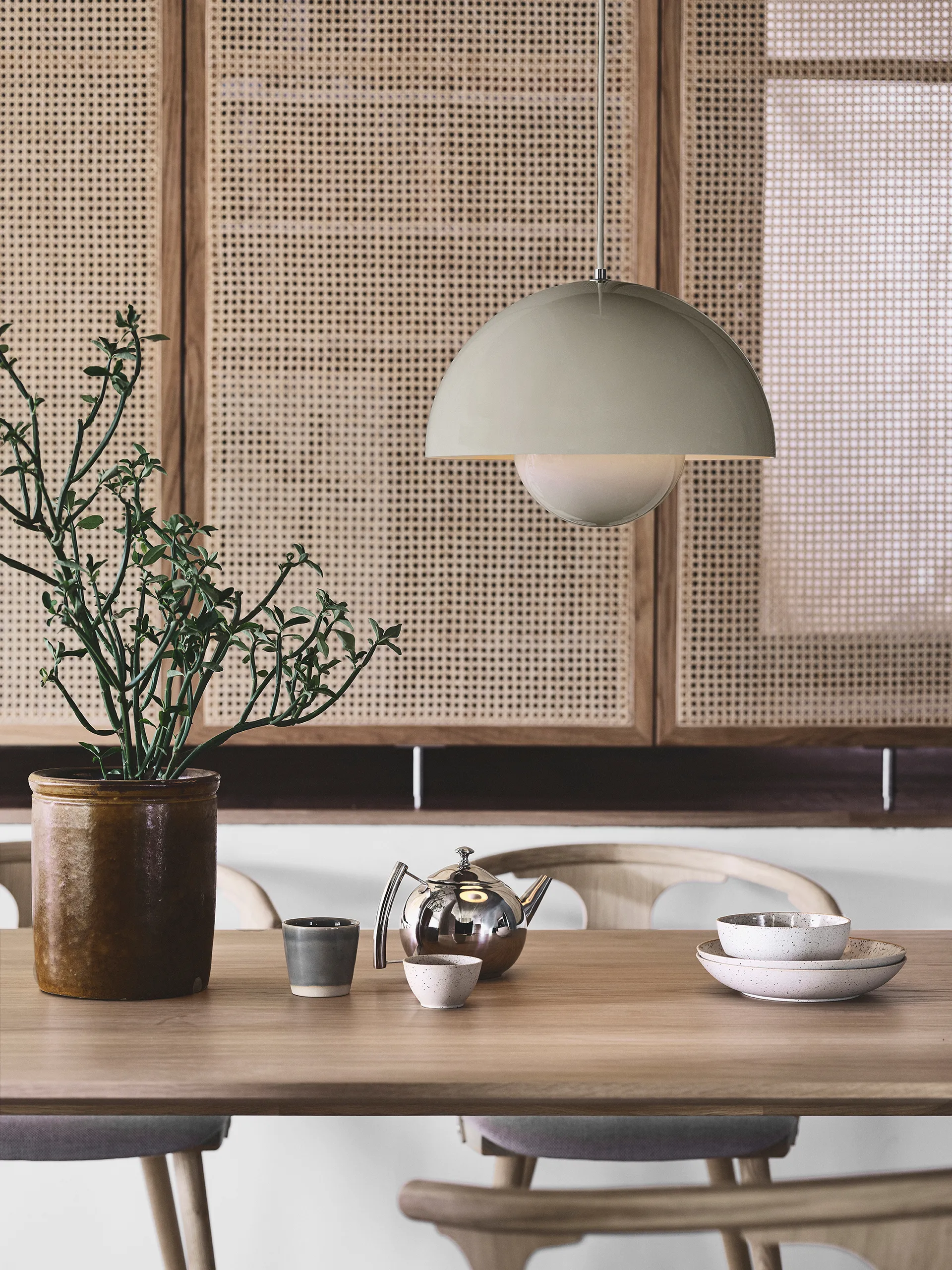 Flowerpot VP7 pendel, Grå-beige &Tradition