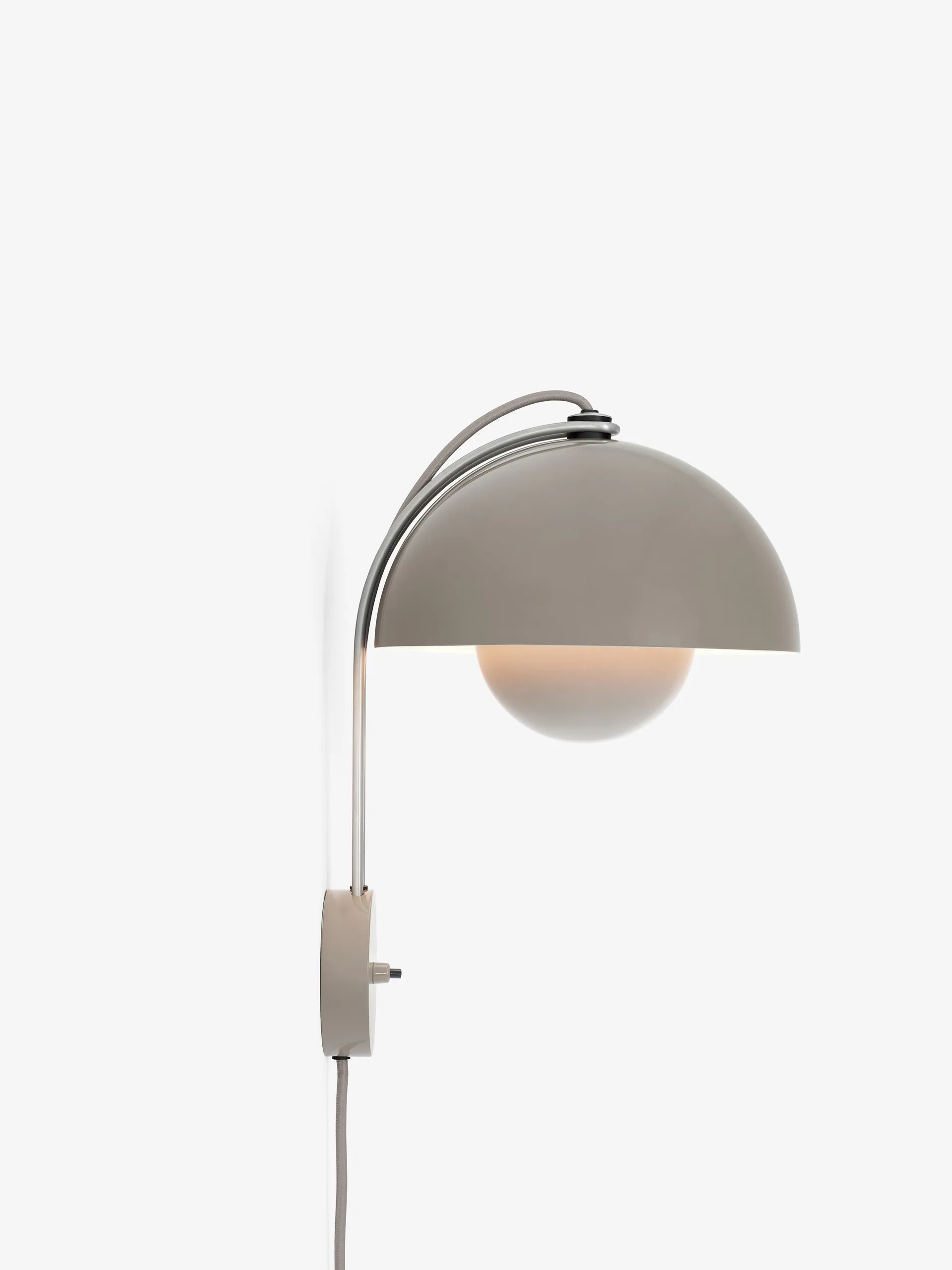 Flowerpot VP8 vägglampa, Grey beige &Tradition