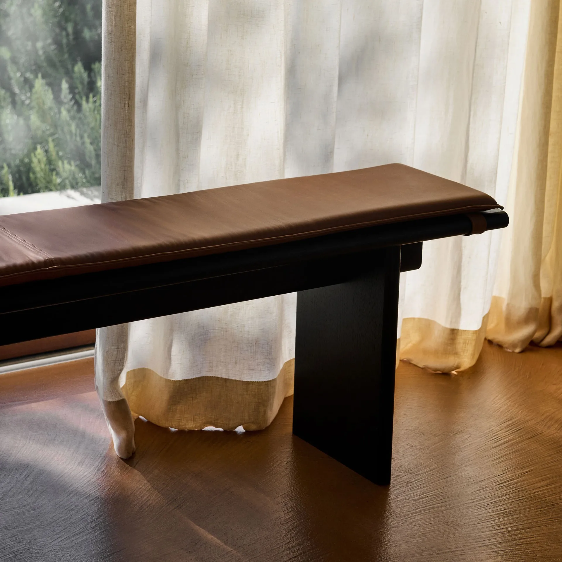 Ita OS5 bänk 170 cm, Dark stained oak &Tradition