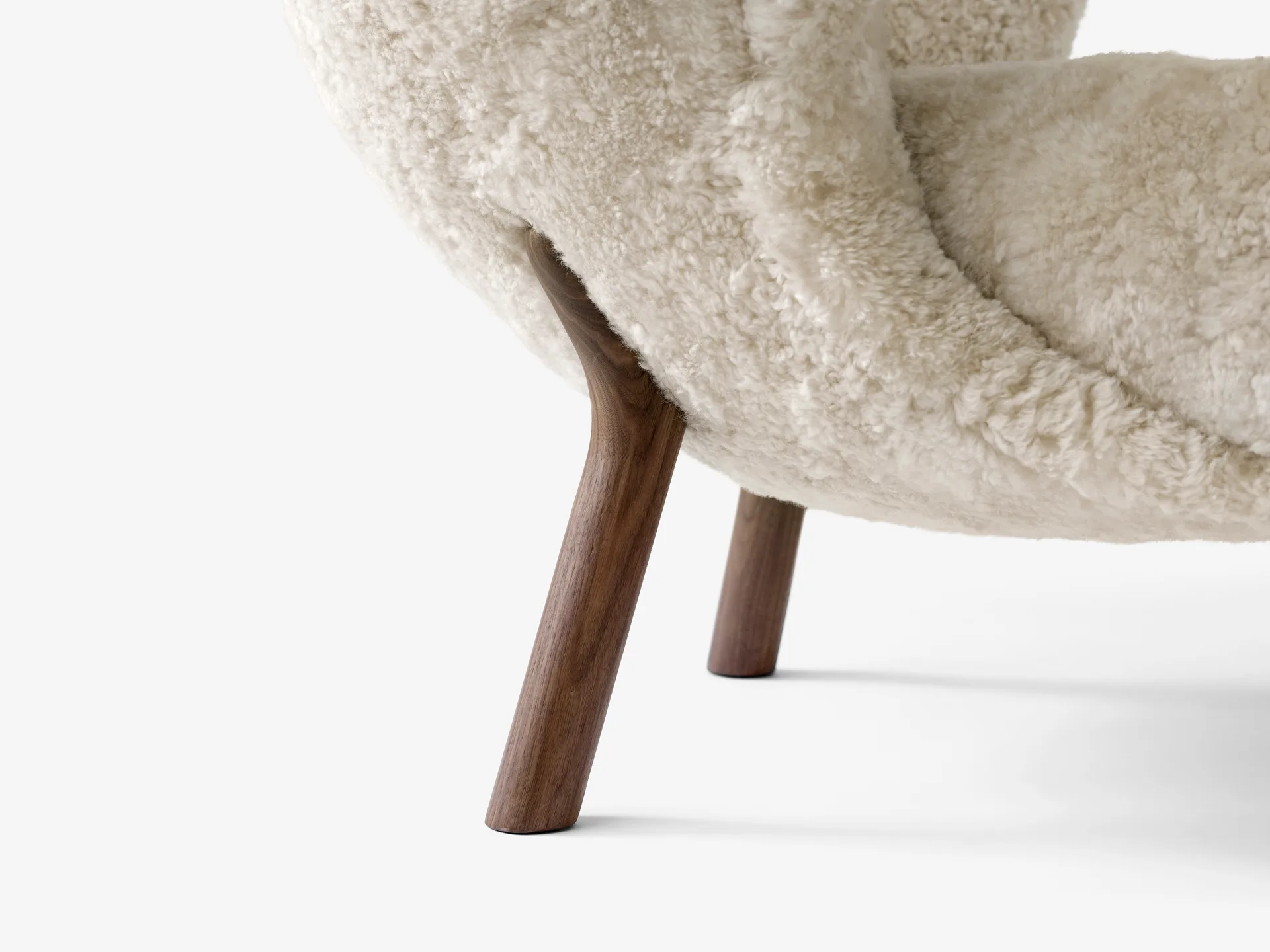 Little Petra VB1 fåtölj inkl. pouf ATD1, Oljad valnöt-Moonlight &Tradition