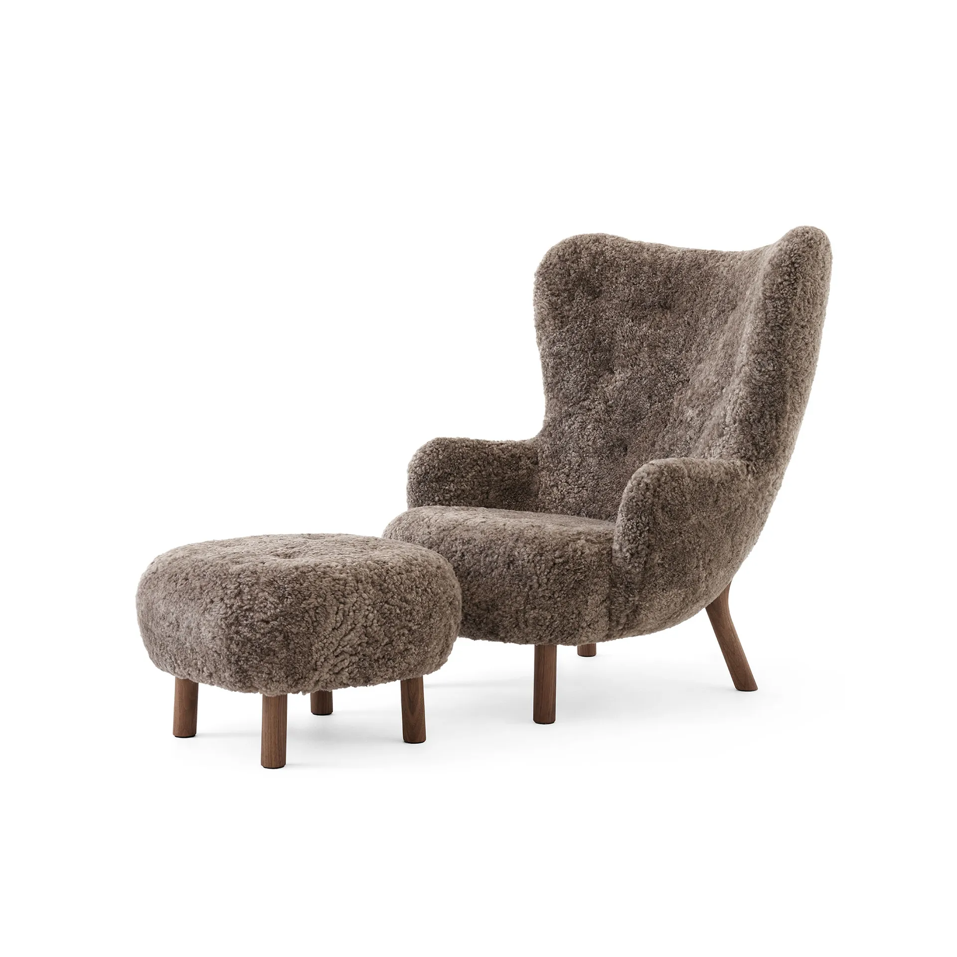 Petra VB3 High fåtölj inkl. pouf ATD1, Oljad valnöt-Sheepskin Sahara &Tradition