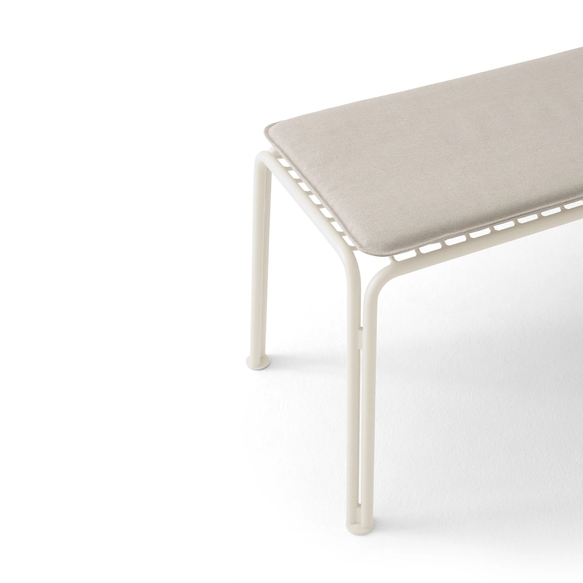 Thorvald SC112 bänk, Ivory, 125 cm &Tradition