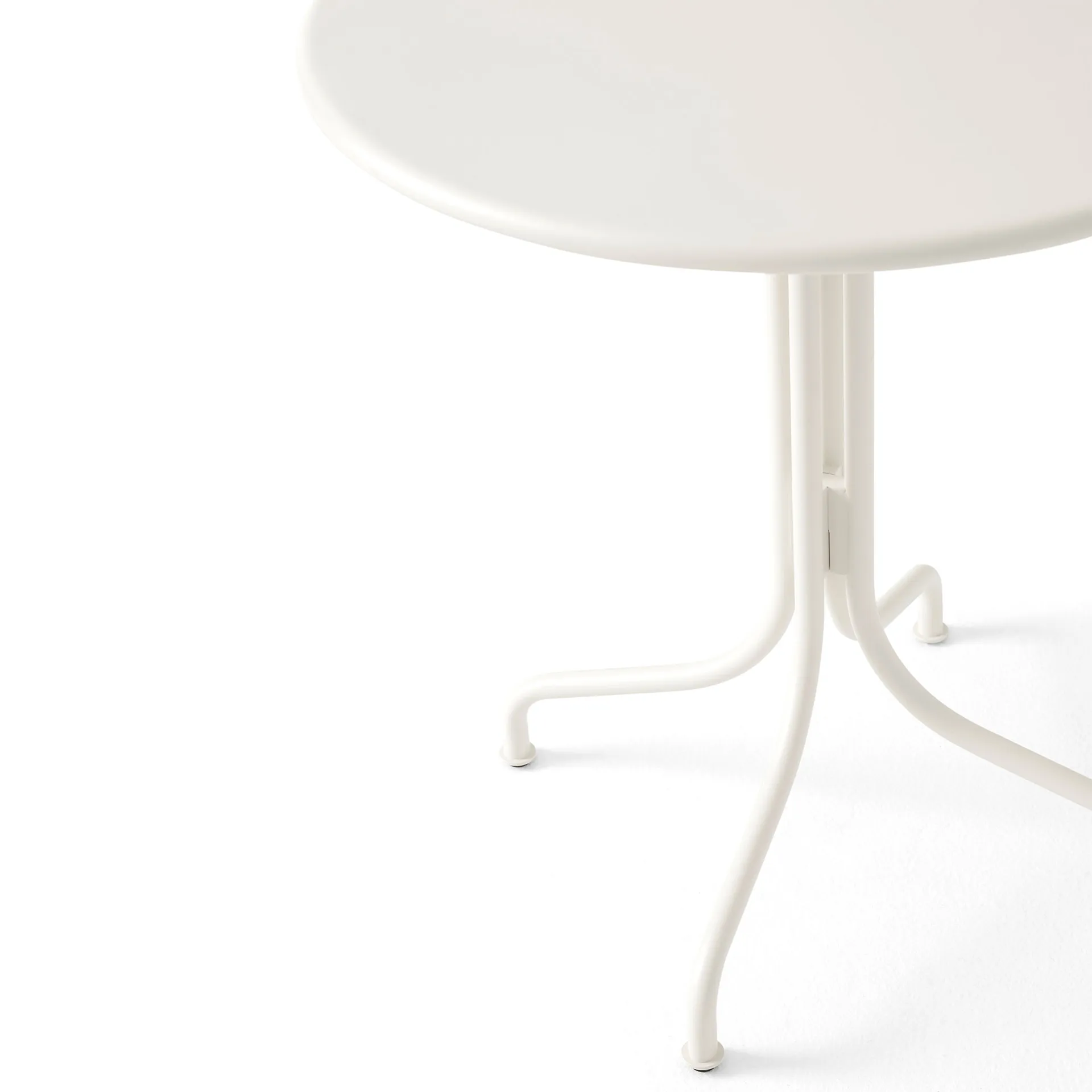 Thorvald SC96 cafébord Ø70 cm, Ivory &Tradition