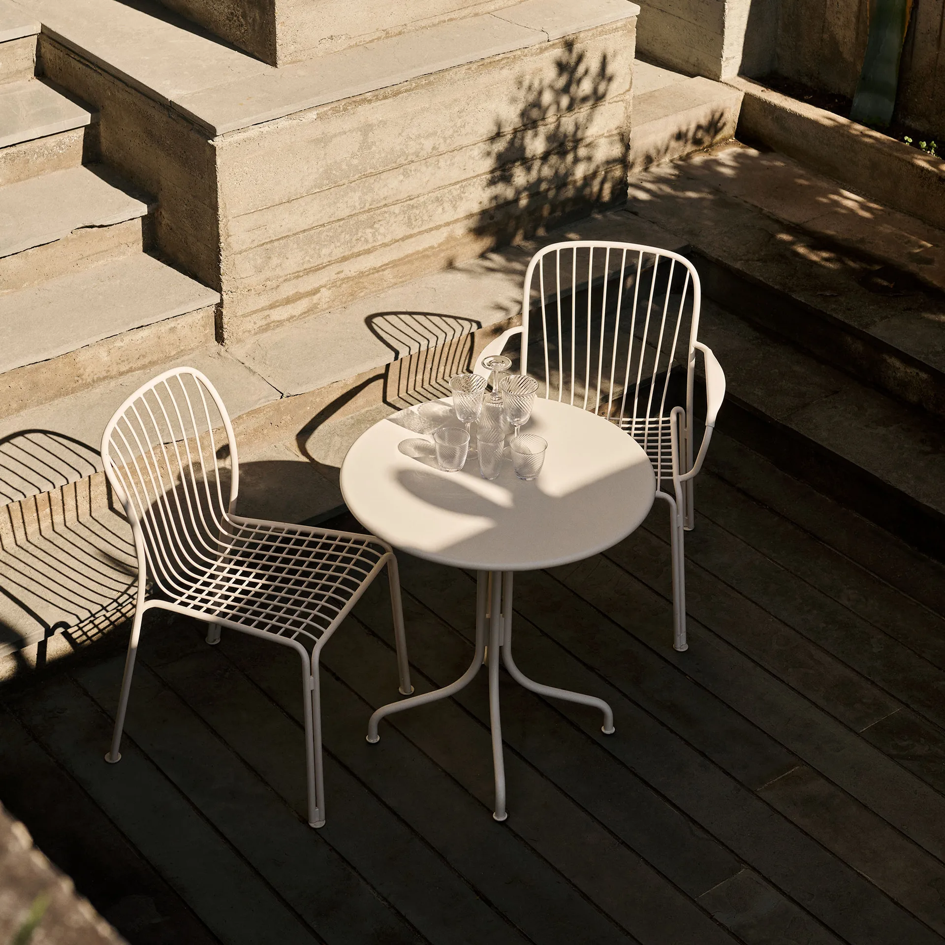 Thorvald SC96 cafébord Ø70 cm, Ivory &Tradition