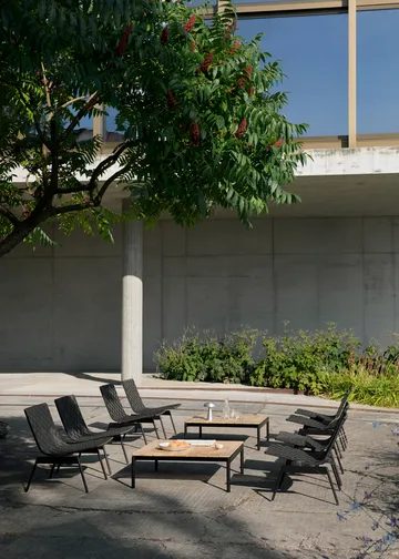 Ville Outdoor AV50 soffbord - Warm black-teak - &Tradition