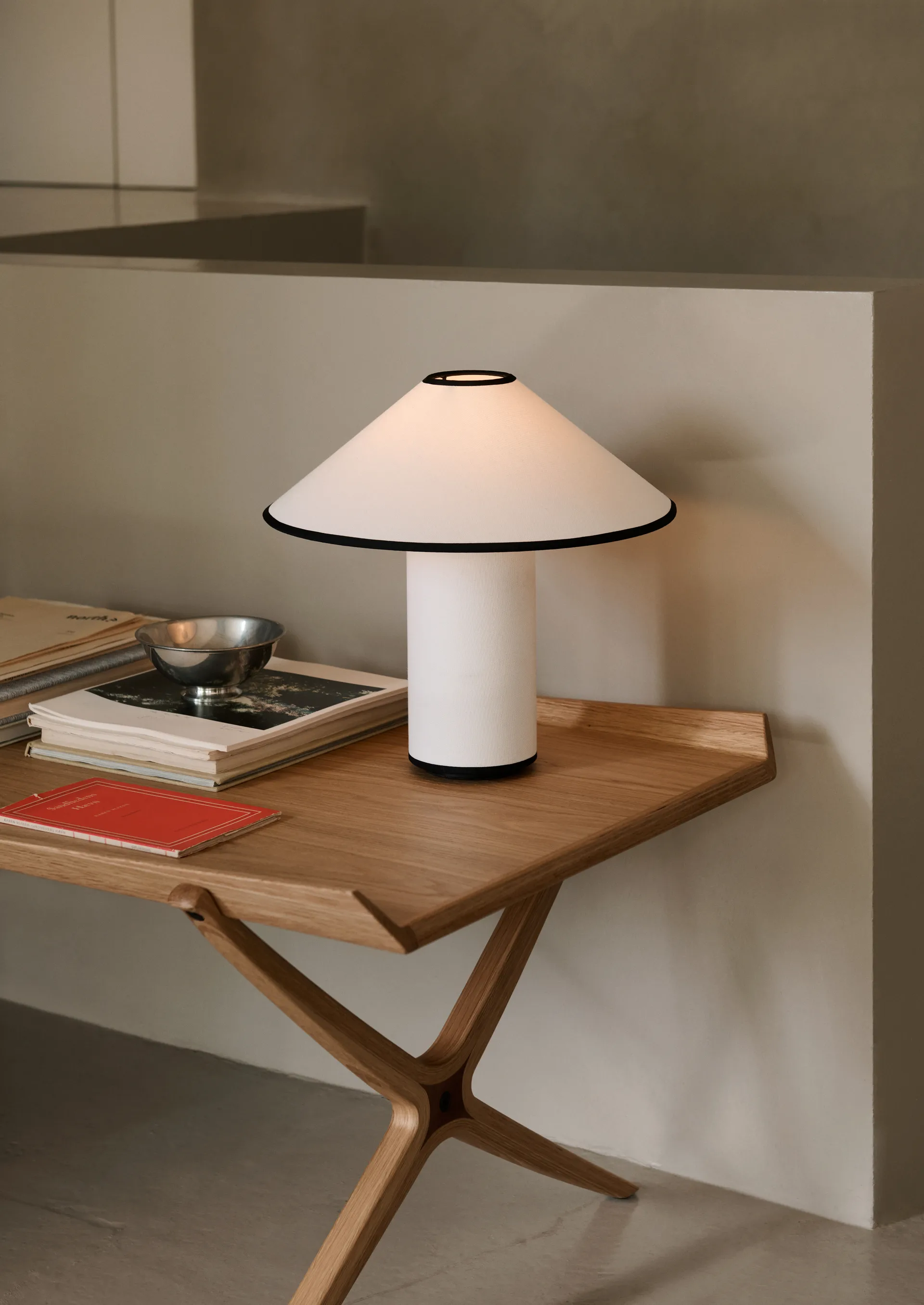 X HM13 soffbord 61x120 cm, Lacquered oak-walnut inserts &Tradition