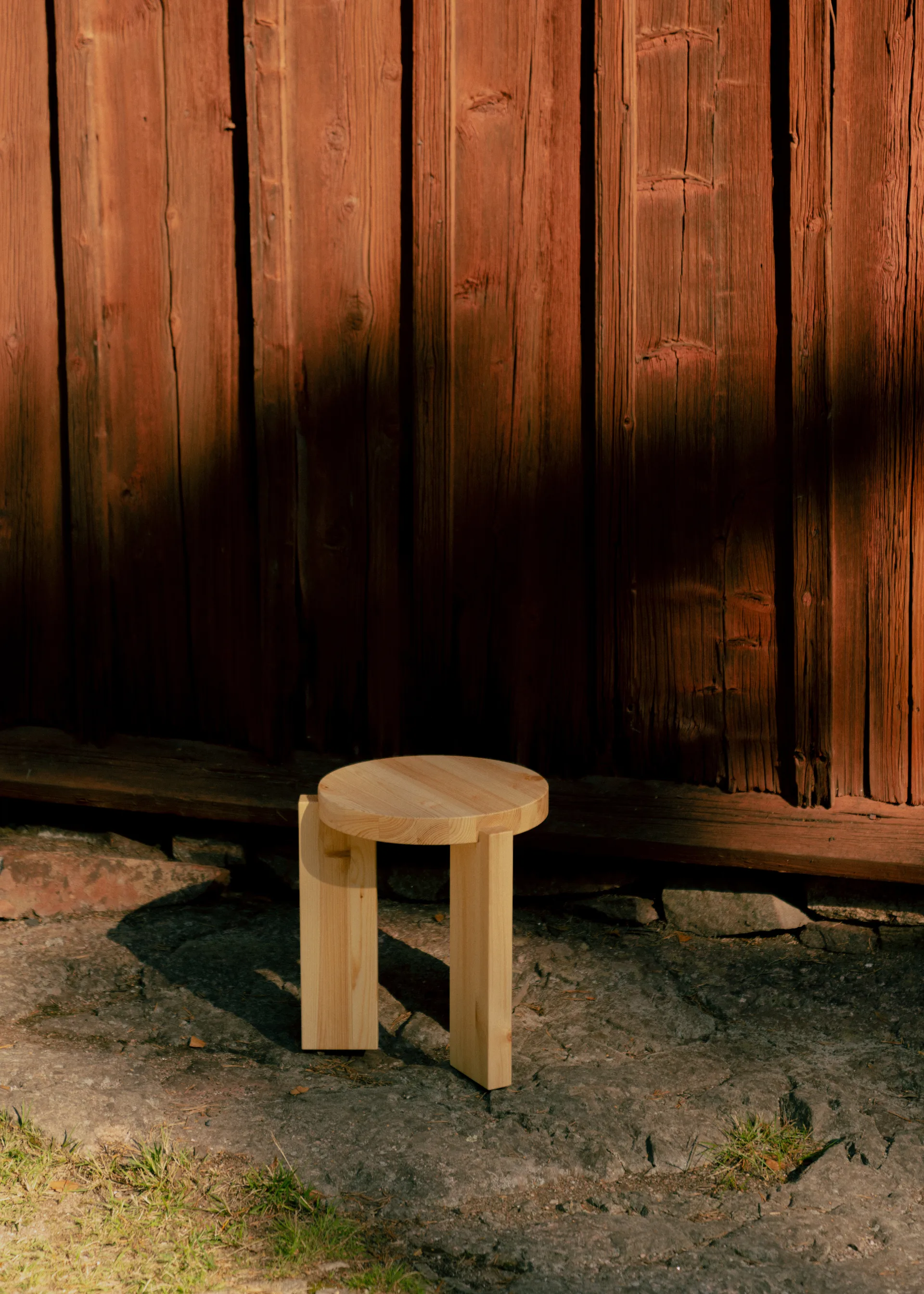 001 Stool rund pall, Matt oljevaxad furu, Ø40x44 cm Vaarnii
