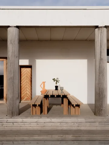 013 Osa Outdoor Bench bänk - Värmebehandlad furu, 270x37x49 cm - Vaarnii