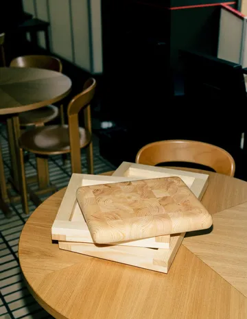 019 Syy Chopping Board skärbräda - Paraffinoljad furu, medium 26x35x5 cm - Vaarnii