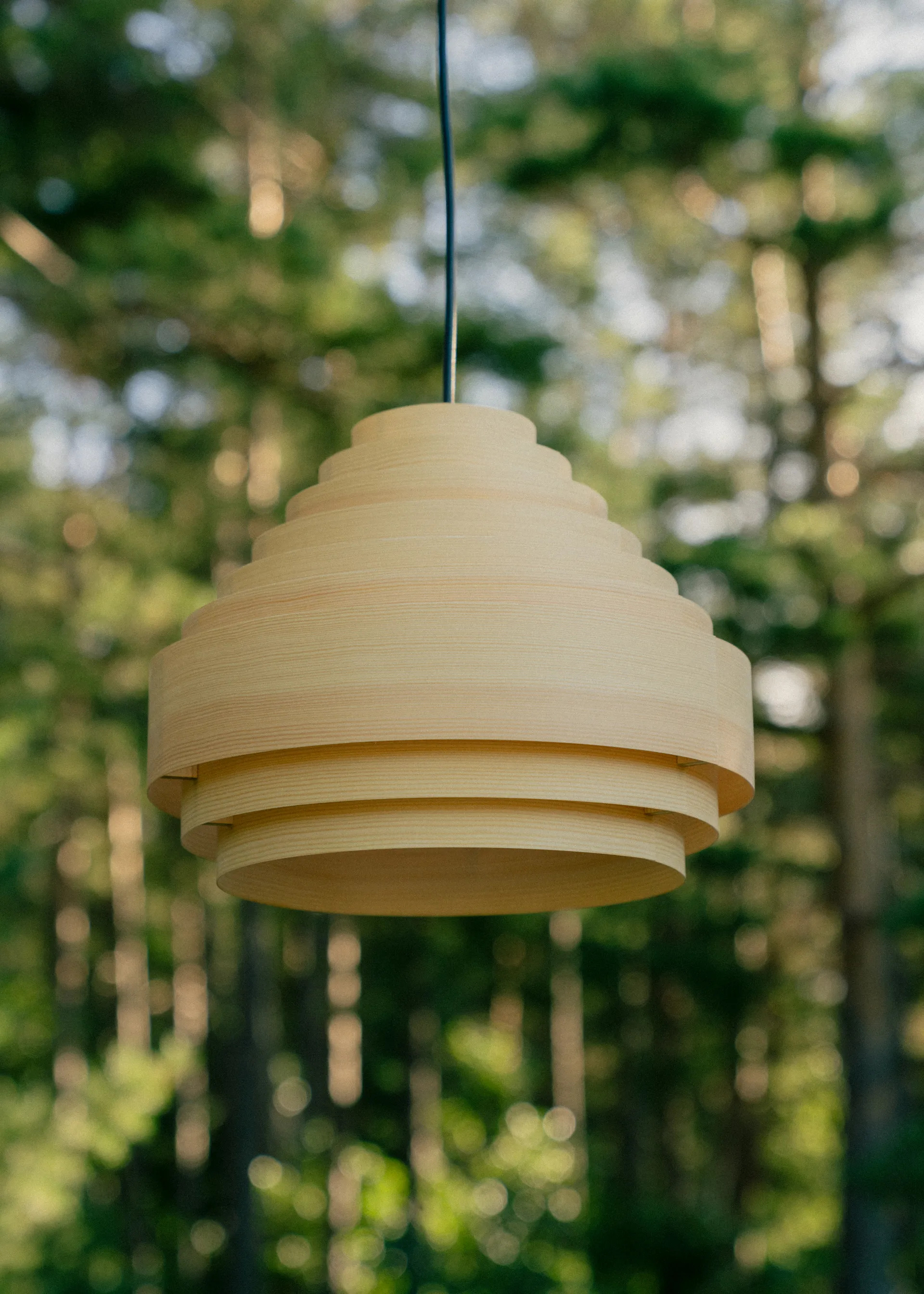 1001 Hans Pendant pendel, Matt oljevaxad furu, Ø38 cm Vaarnii