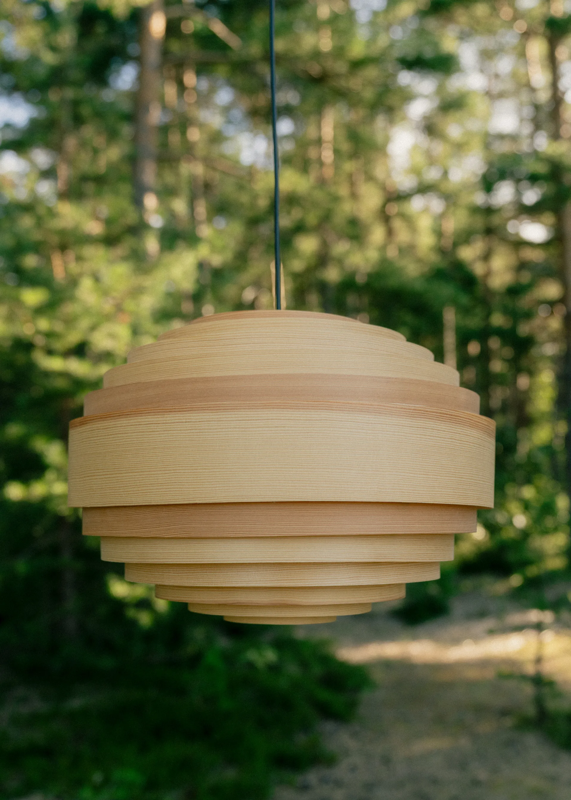 1002 Hans Pendant pendel, Matt oljevaxad furu, Ø46 cm Vaarnii