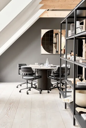 Vipp453+ Swivel kontorsstol med hjul - Black aluminium-black leather - Vipp
