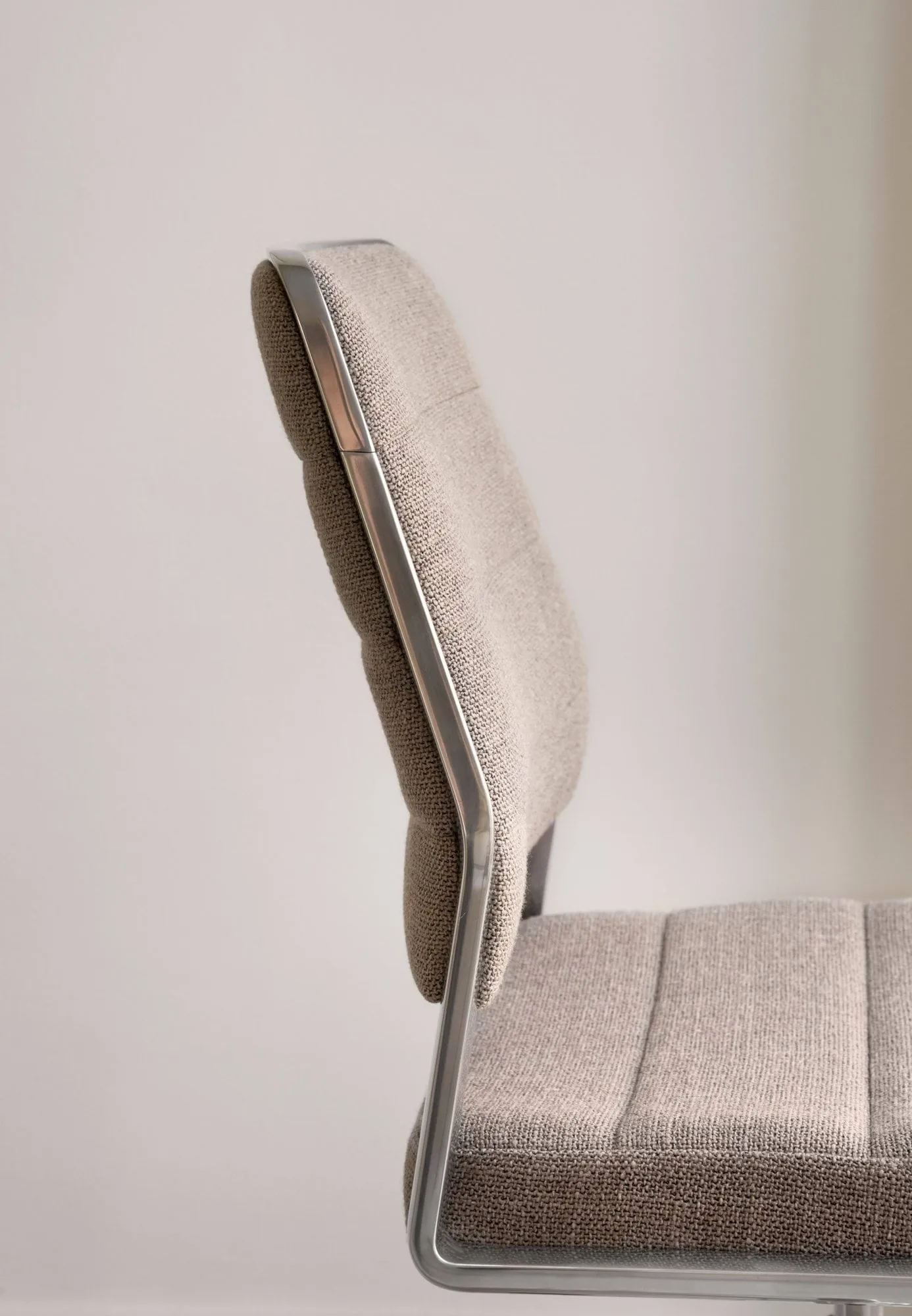 Vipp454+ Swivel chair kontorsstol med hjul, Bosco leather green-polished aluminium Vipp