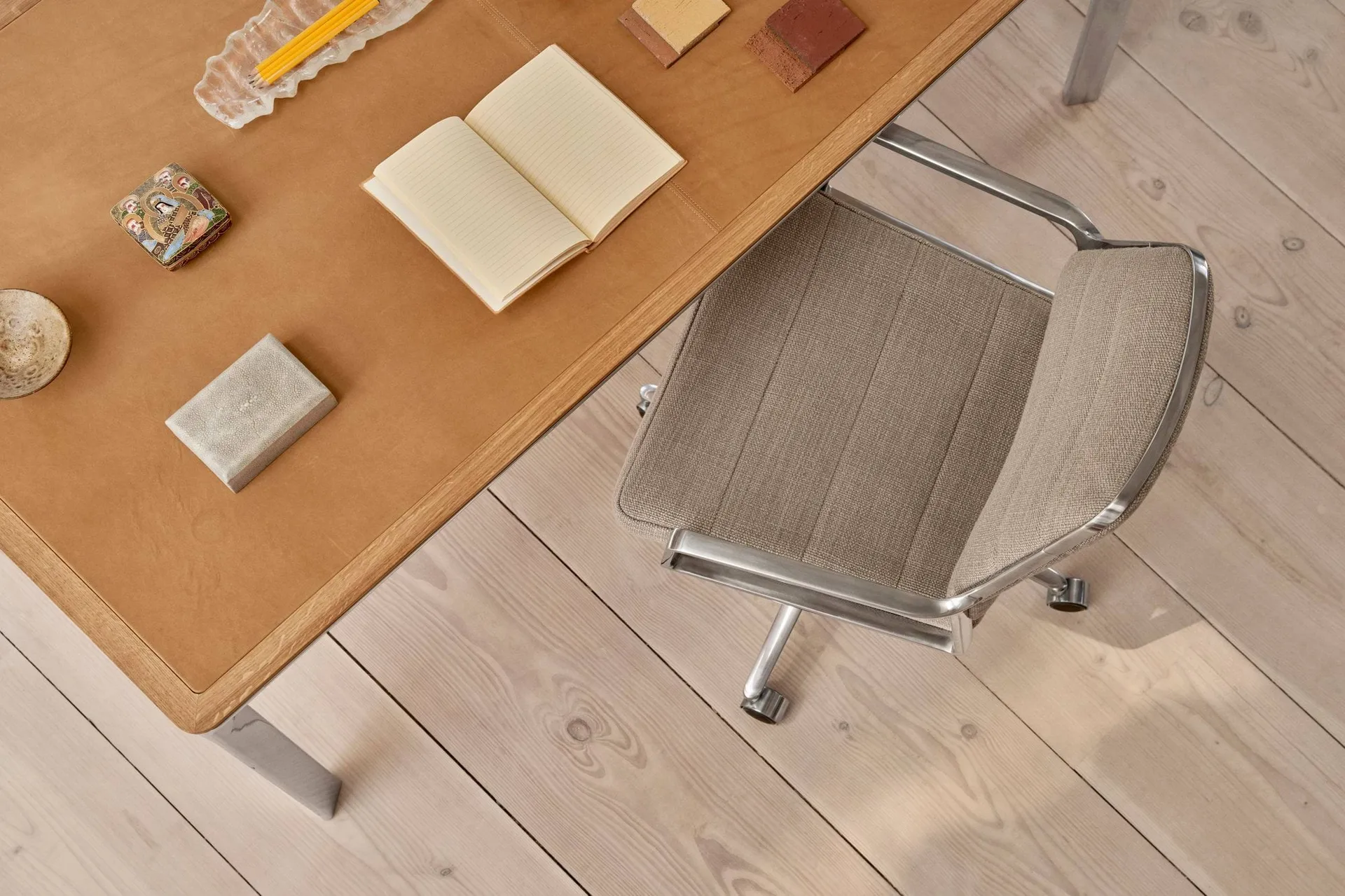 Vipp455 Swivel chair kontorsstol med hjul, Camel leather-polished aluminium Vipp