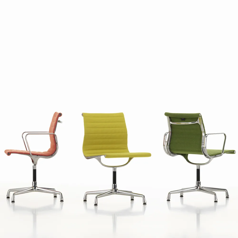EA 103 karmstol polerad aluminium, Hopsak 66 nero Vitra