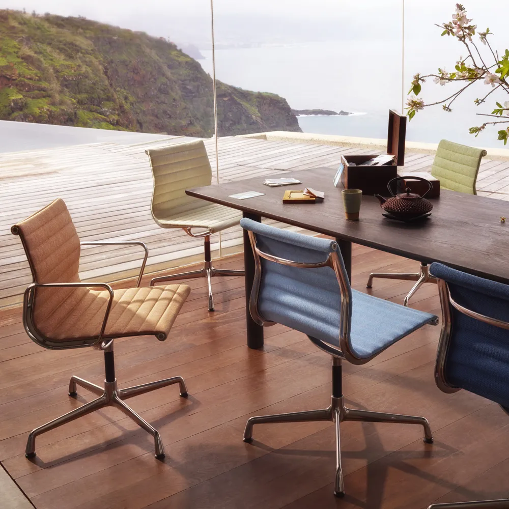 EA 103 karmstol polerad aluminium, Hopsak 70 grass green-forest Vitra