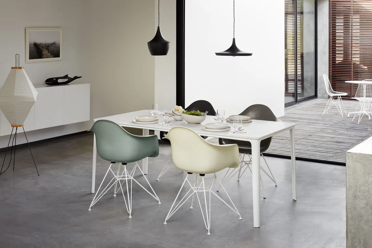 Eames fiberglass armchair DAR karmstol, Raw umber-Basic dark Vitra
