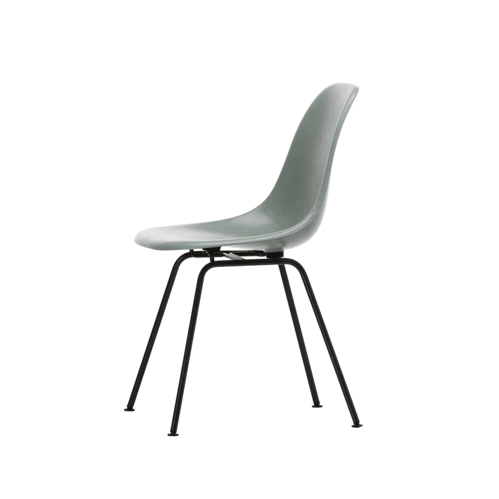 Eames fiberglass chairs DSX stol, Sea foam green-Black Vitra