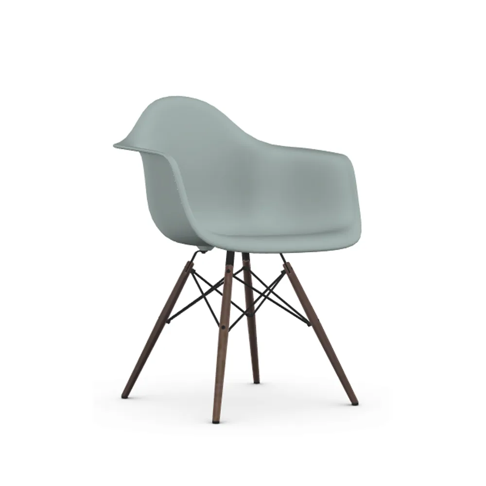 Eames Plastic Armchair RE DAW stol, 24 light grey-dark maple Vitra