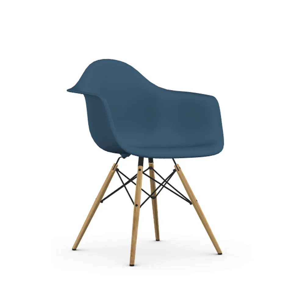Eames Plastic Armchair RE DAW stol, 83 sea blue-golden maple Vitra