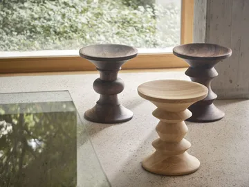 Eames Stool sittpall model B - Dark walnut - Vitra