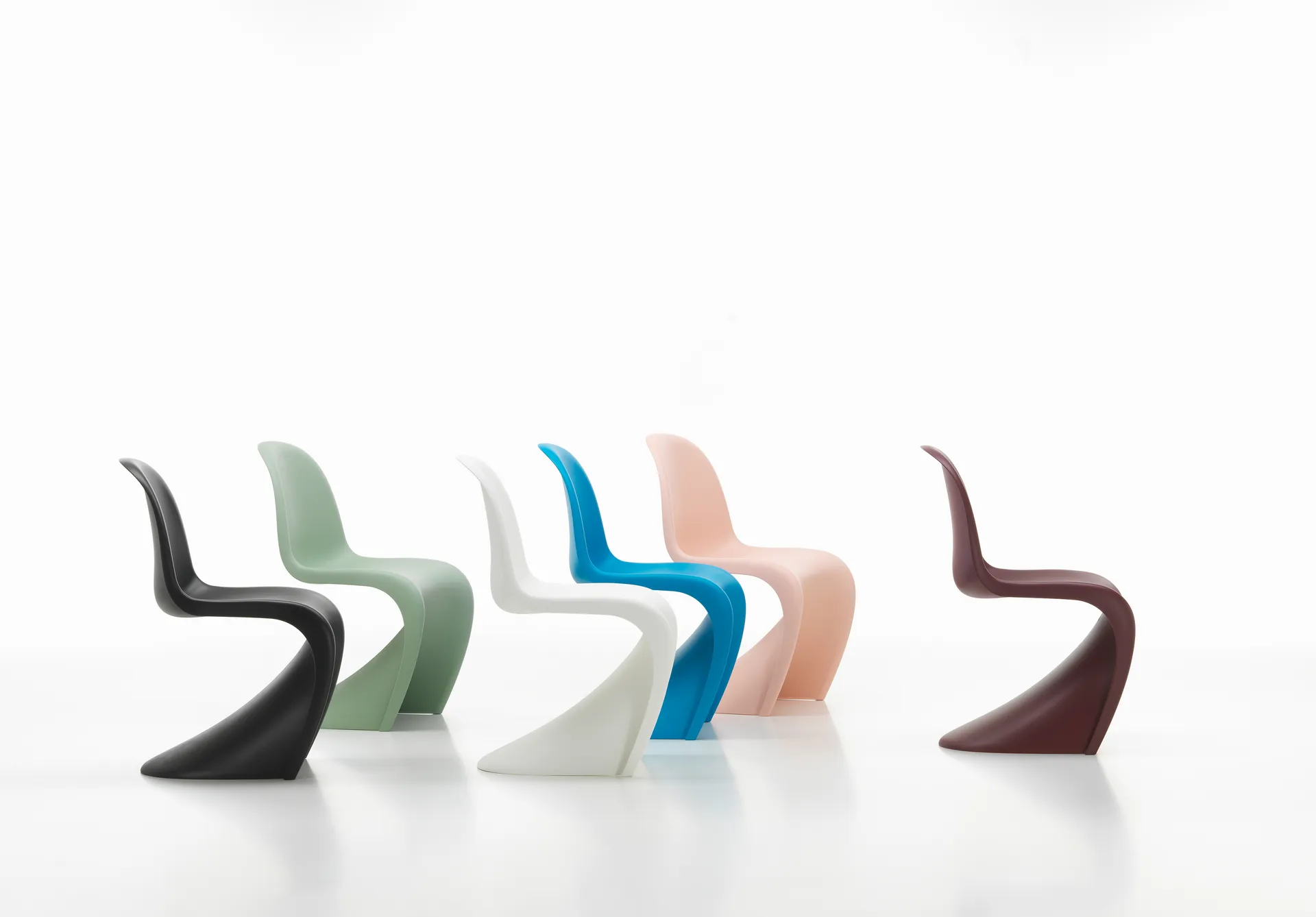 Panton Chair 50x61x86 cm, Deep black Vitra