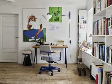 Petite Potence vägglampa - Bleu marcoule - Vitra