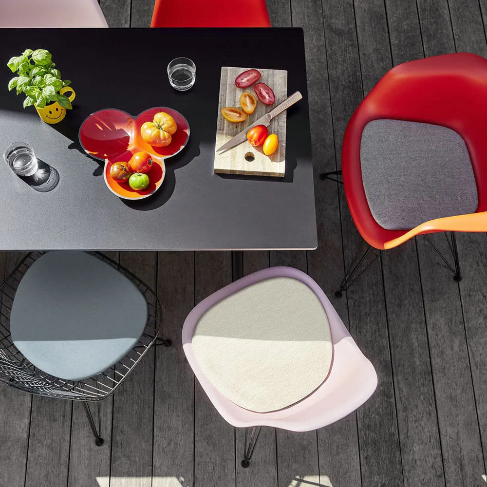 Soft Seats type A stolsdyna antislip, tyg hopsak 23 nero/ivory Vitra