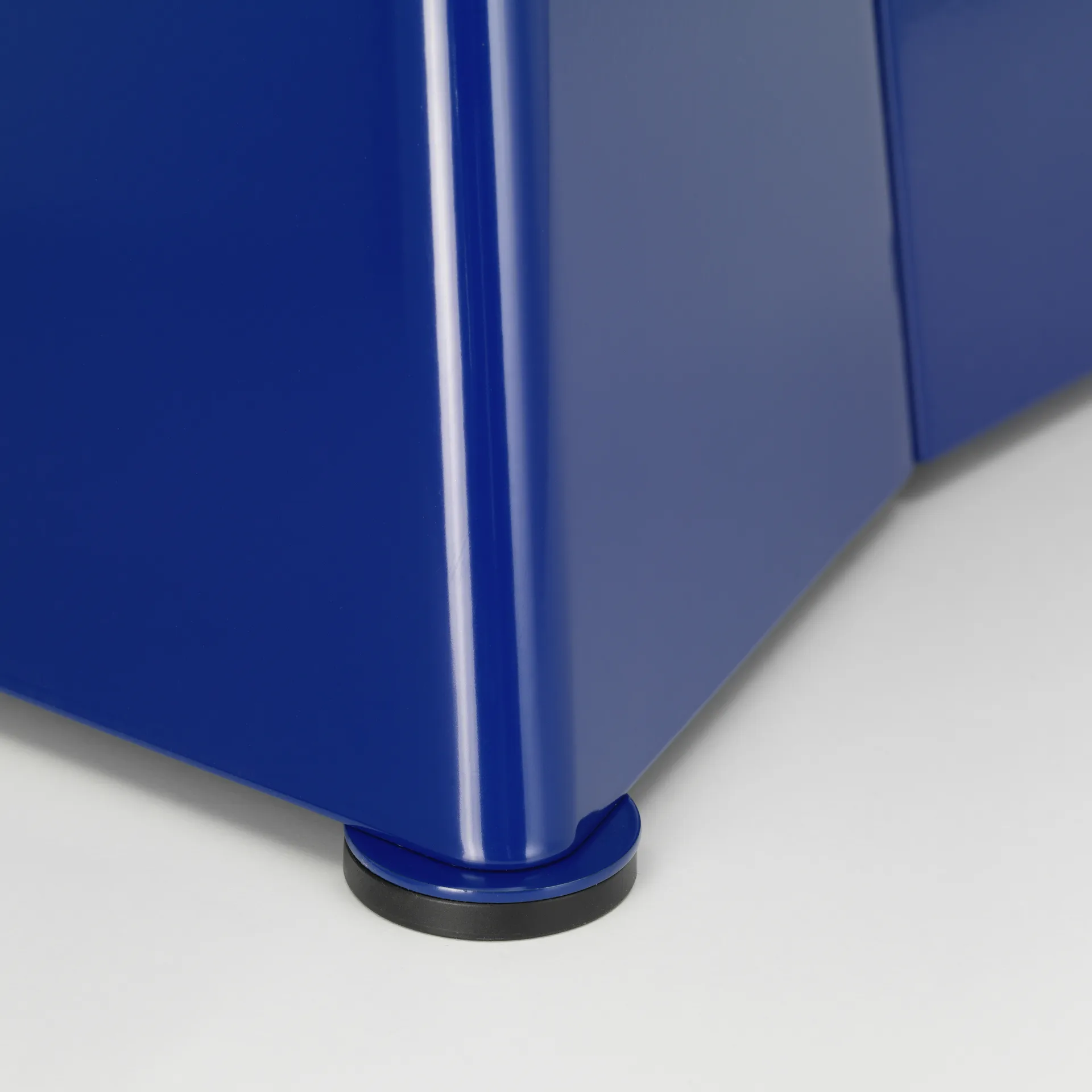 Tabouret Métallique rund pall, Bleu marcoule (blå), Ø38x44,5 cm Vitra