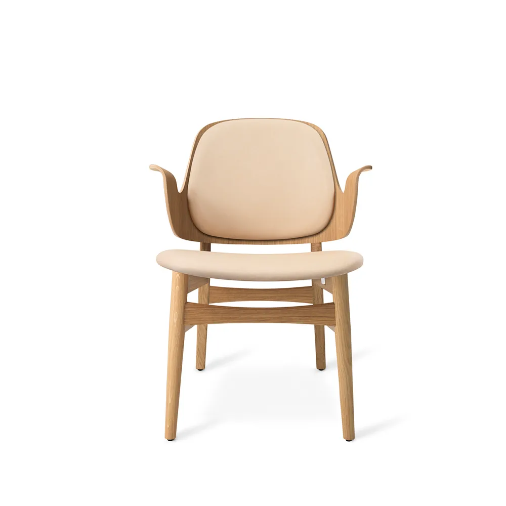 Gesture loungestol, läder vegetal 90 natur, vitoljat ekstativ, sits i latte Warm Nordic