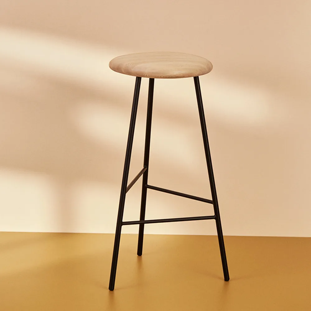 Pebble barpall, ask olja, h.65, svart stativ Warm Nordic