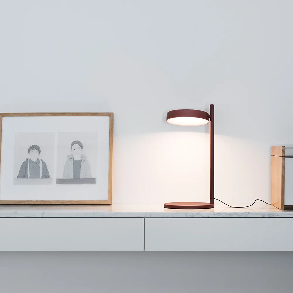 w182 Pastille b2 bordslampa, olive green, lång arm Wastberg+