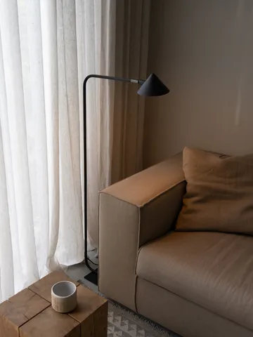 Kuro golvlampa - Black, Ø14x120 cm - Watt & Veke