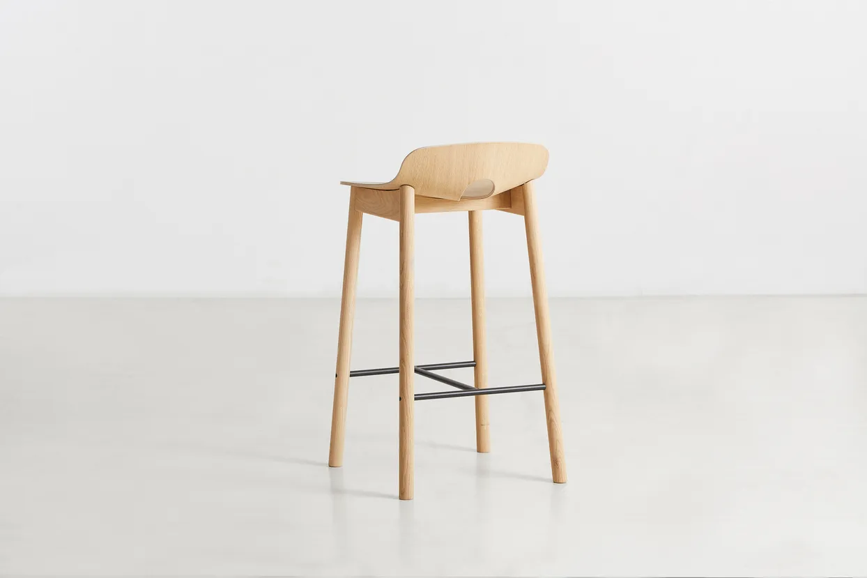 Mono barstol 65 cm, Vitpigmenterad ek Woud