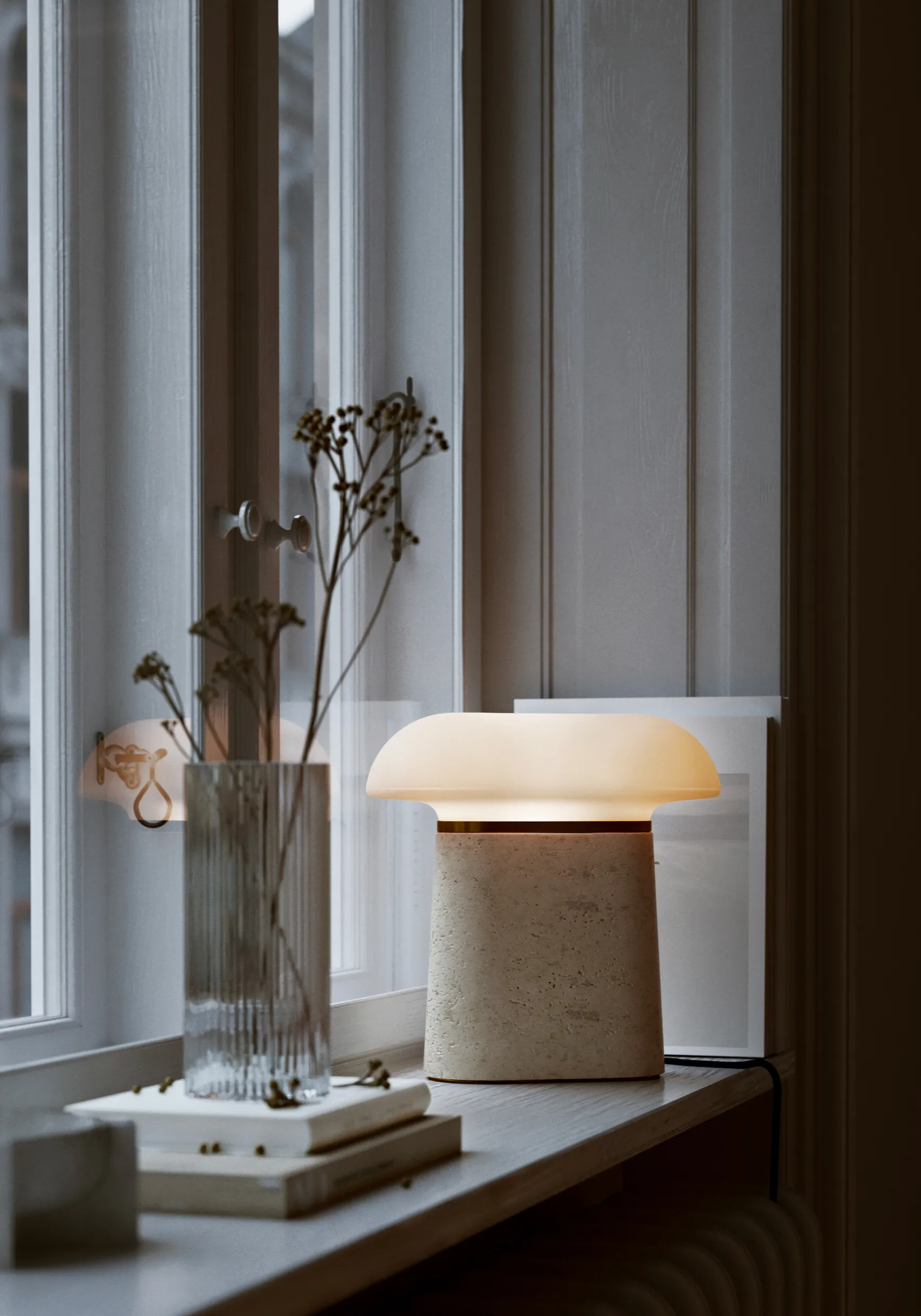 Nova bordslampa, Ivory Woud