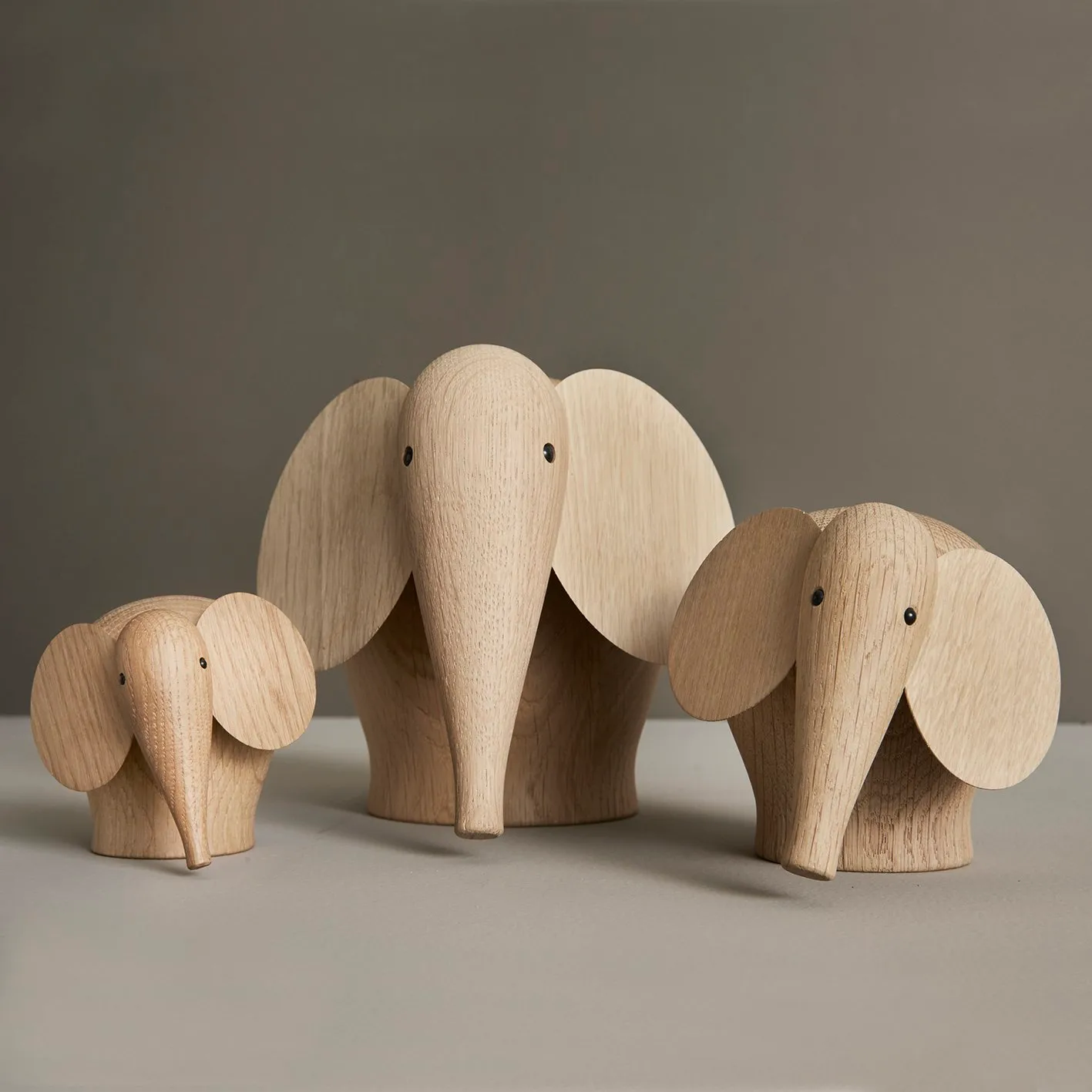 Nunu träelefant, medium Woud