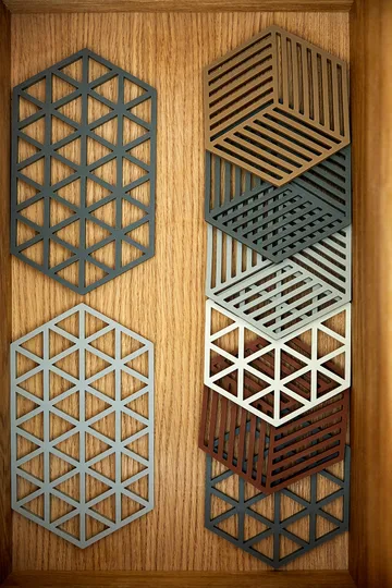Hexagon grytunderlägg - Olive Taupe - Zone Denmark