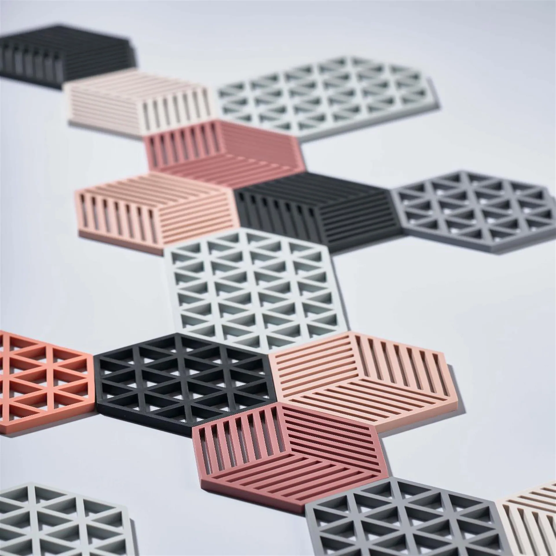 Hexagon grytunderlägg, svart Zone Denmark
