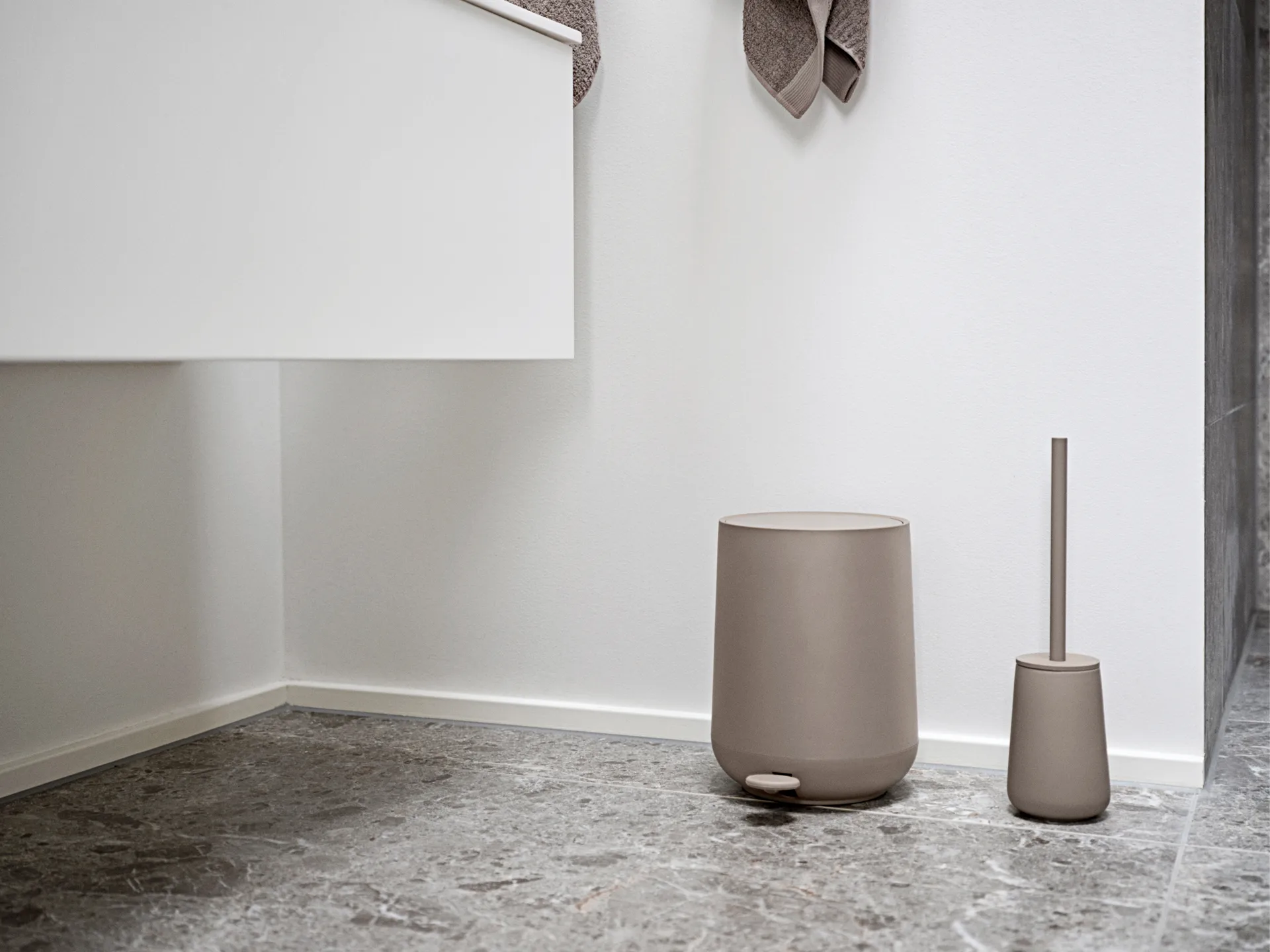 Nova One toalettborste, Taupe Zone Denmark