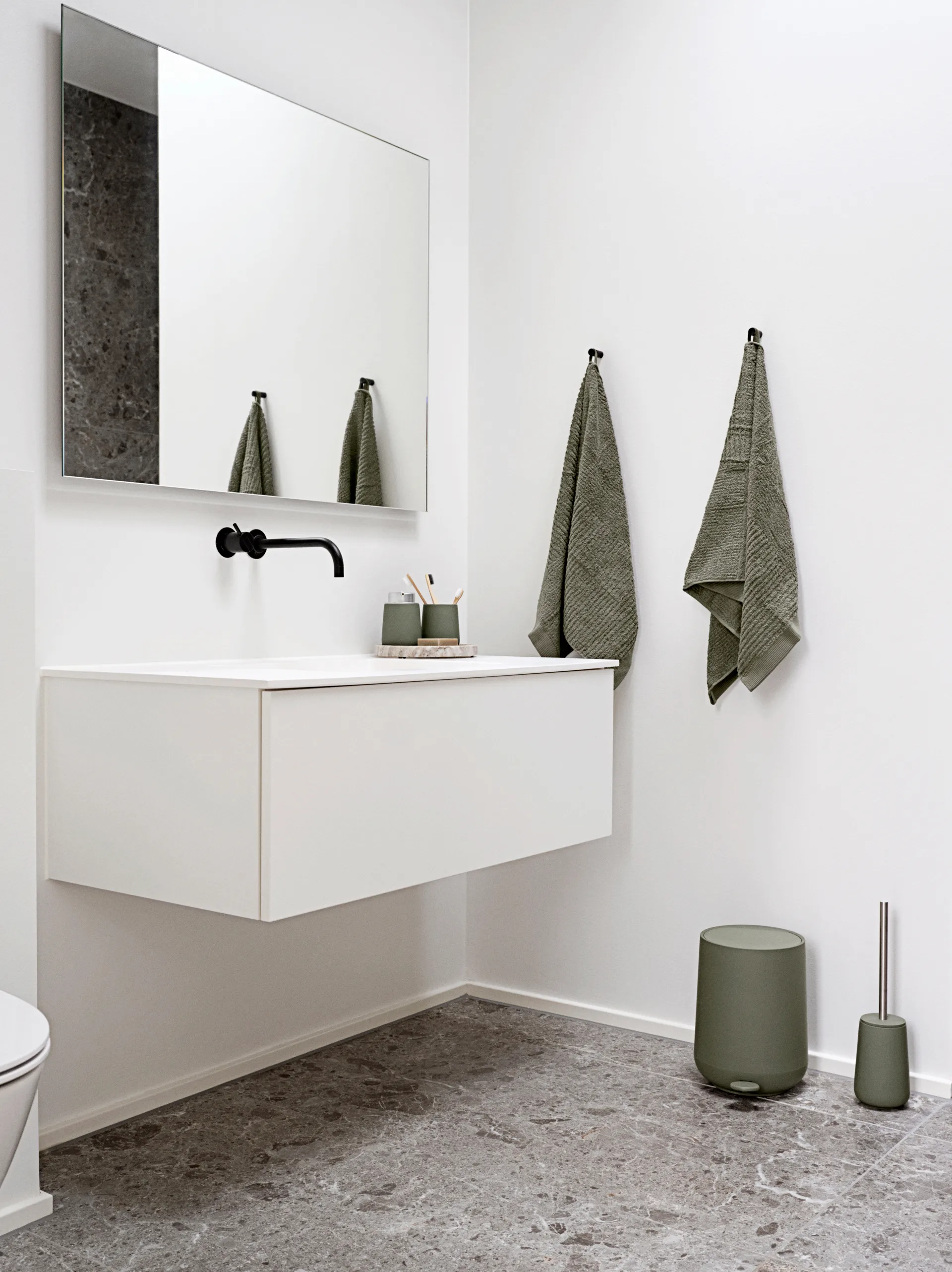 Nova toalettborste, Olive green Zone Denmark